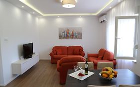 Garden House Apartment